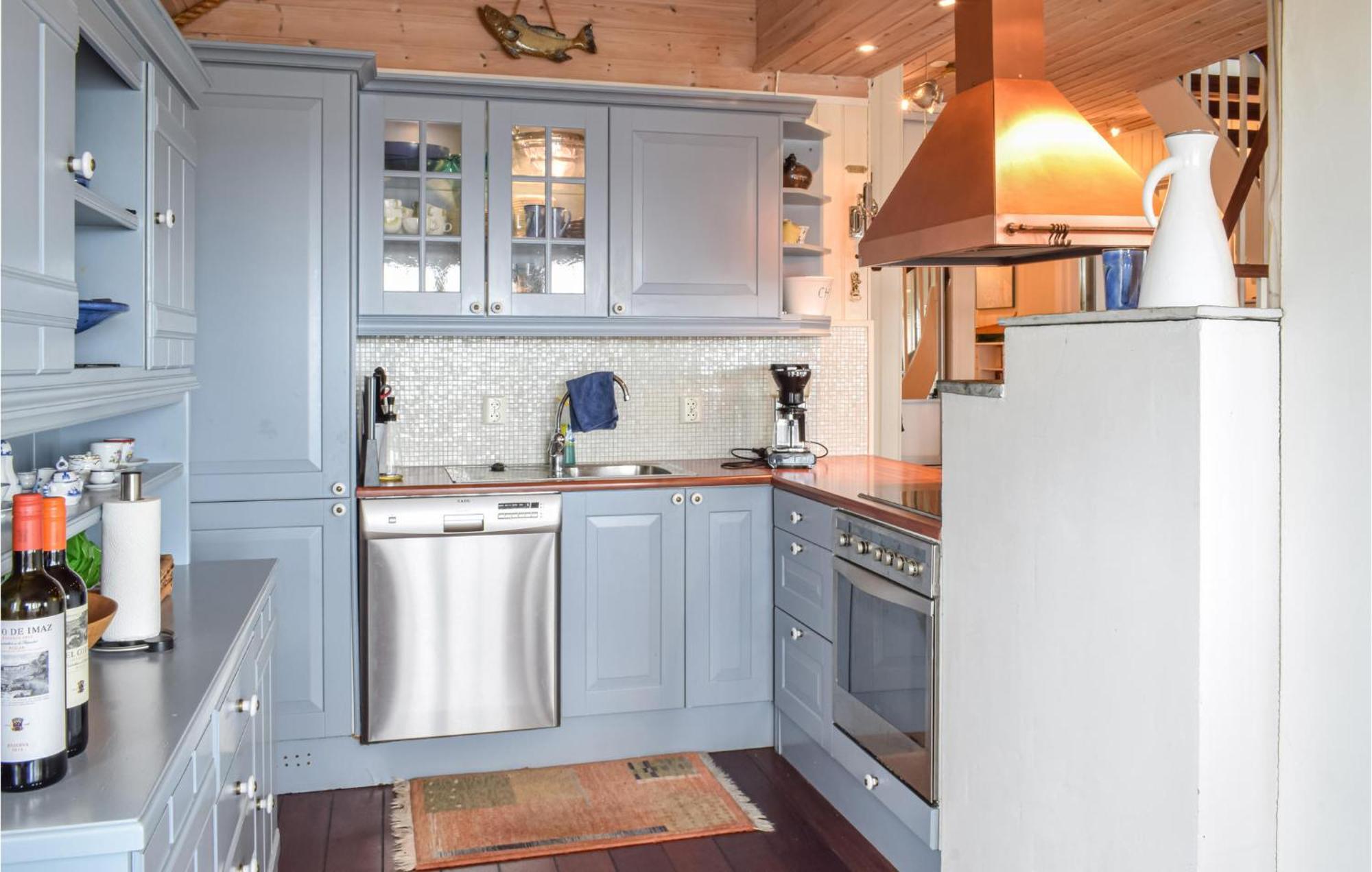 Gorgeous Home In Bekkjarvik With Wifi Bagian luar foto