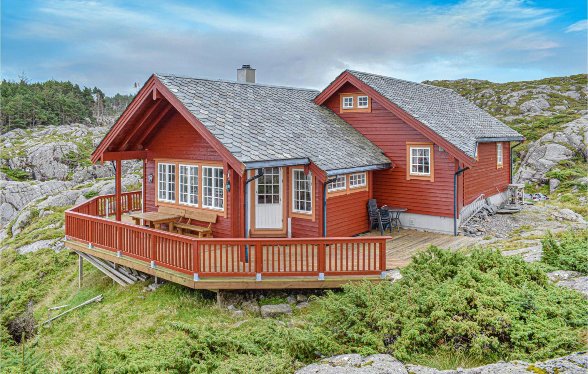 Gorgeous Home In Bekkjarvik With Wifi Bagian luar foto